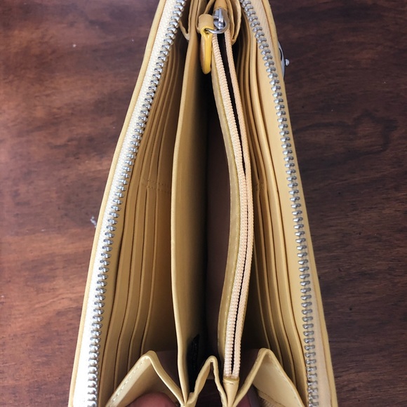 Coach Wallet - Picture 5 of 6